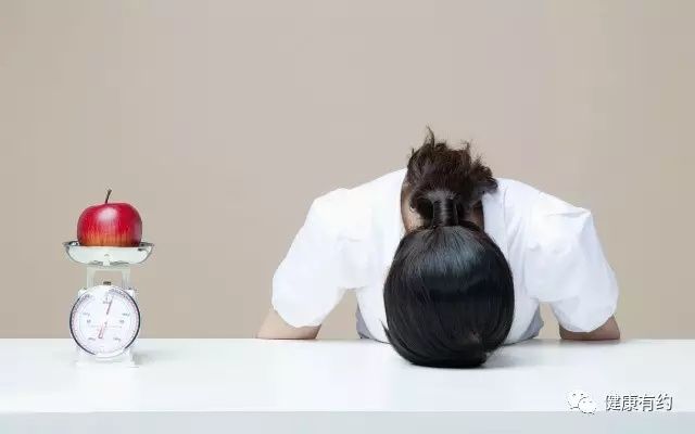 女子吃素30年后,走路不稳、手脚发麻险瘫痪!