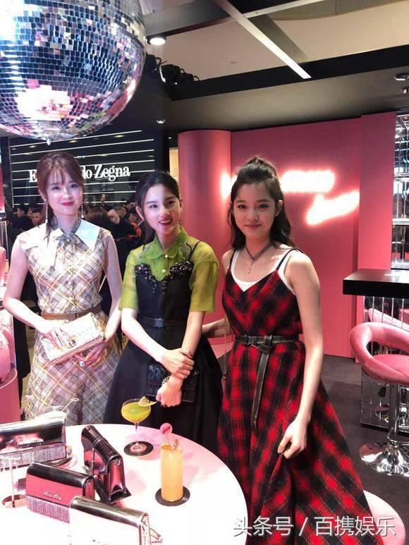 欧阳娜娜和宋祖儿同台却暴露宋祖儿真实身高,