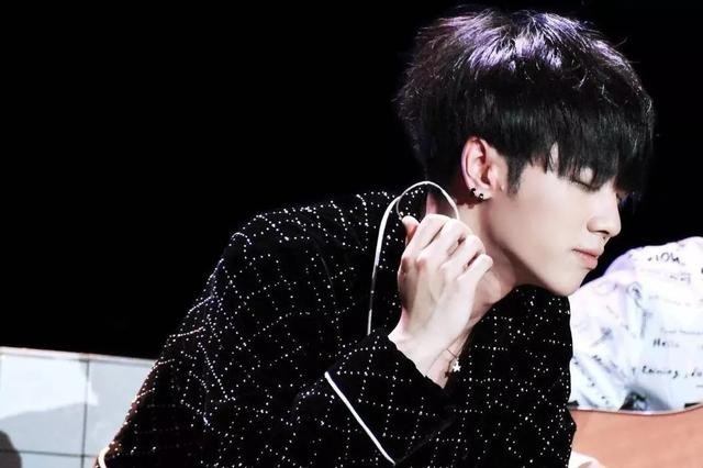 娱乐圈富二代明星:冯绍峰纺织业巨头之子 华晨