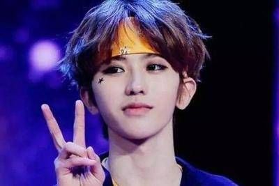 谁说蔡徐坤没有背景,妈妈是演员徐静爸爸是富