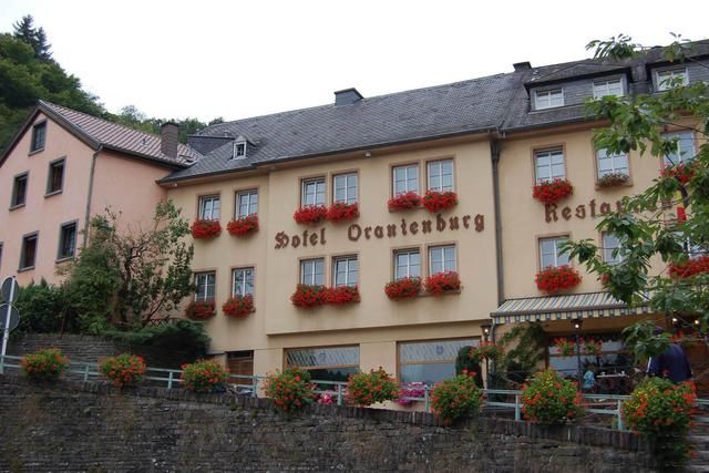 卢森堡有美丽的自然风光和人文遗迹,丰富多彩