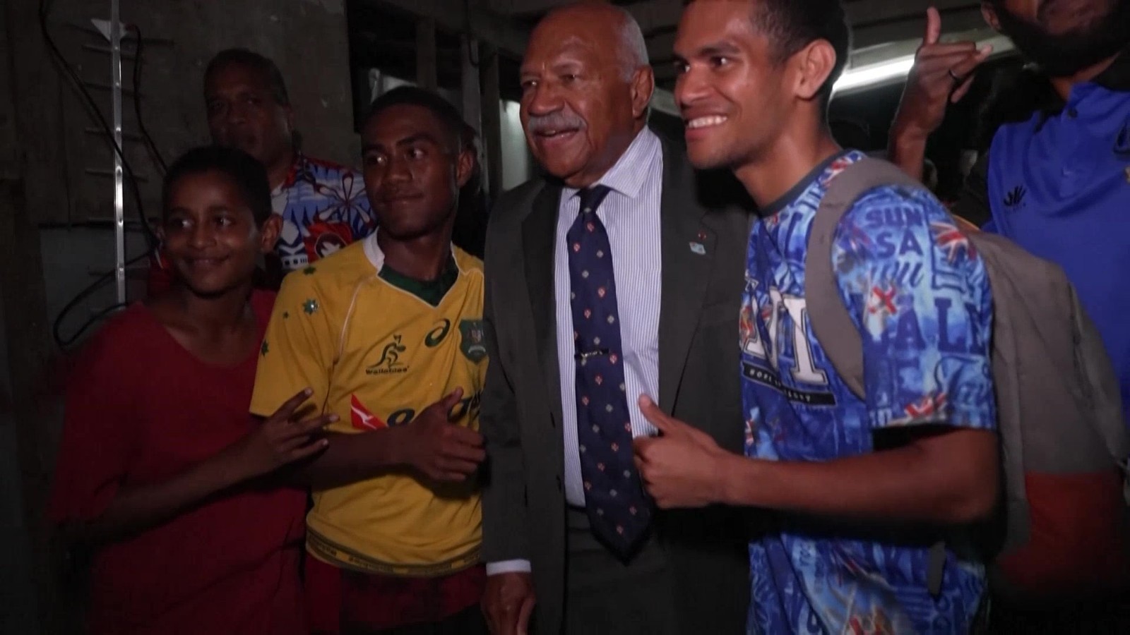 兰布卡当选斐济新一届总理