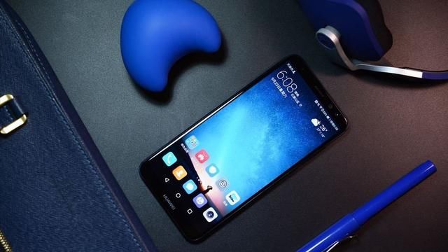 被忽视的华为手机,前后四摄+NFC仅需1210,堪