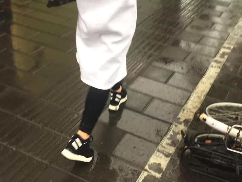 严查学生露脚踝,河北这一学校的做法刷爆朋友圈,家长都点赞!