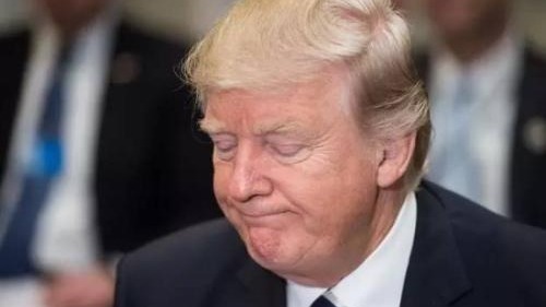 特朗普称考虑就弹劾调查作证 暗示以书面方式作证