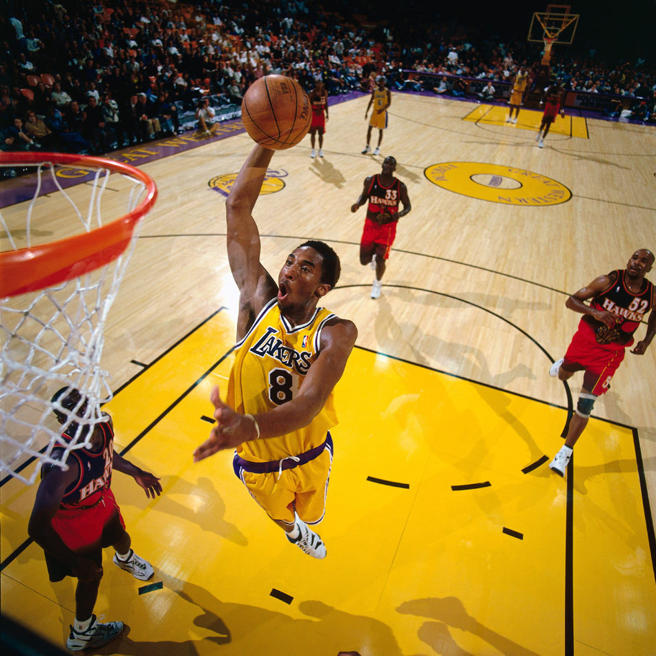 科比宣布赛季结束后退役,当年号称最像乔丹的球员扣篮也毫不含糊,来