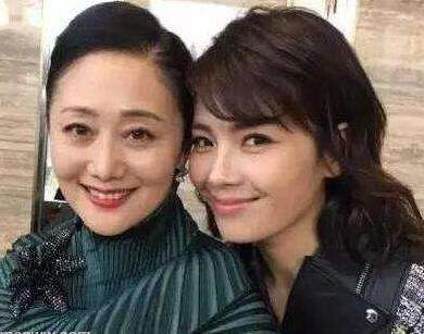 欢乐颂2包奕凡的妈妈喜欢安迪吗 最终怎么死的