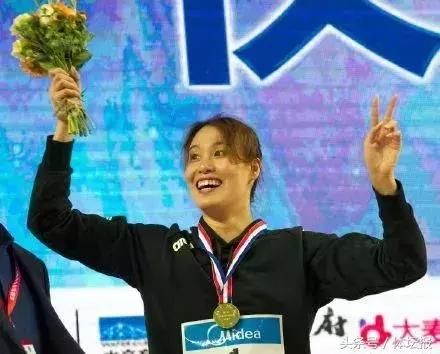 傅园慧闯进亚运会,依旧是你熟悉的努力咬牙坚