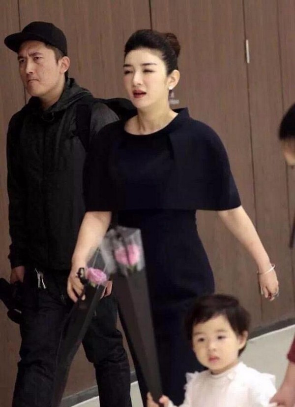 出于父爱!黄毅清再斥黄奕靠女儿走秀捞金 出于父爱!黄毅清再斥黄奕靠女儿走秀捞金