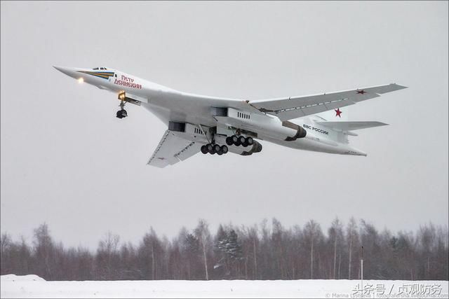 俄军图160m2轰炸机很牛吗?其实升级套路和轰6k一模一样