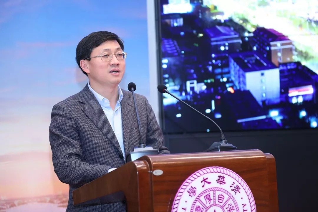 清华大学党委常委,组织部部长许庆红致辞