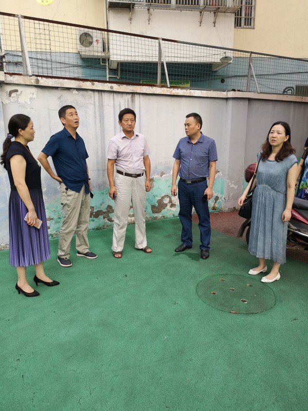 市教育局督查城区学前教育项目建设工作