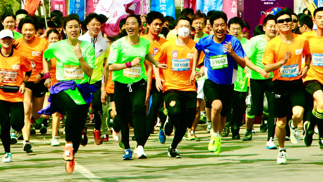 跑完21公里要多久？来跟清华飞人比比速度