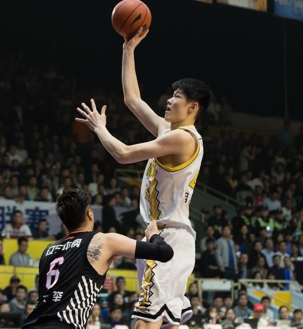 CBA季后赛本土球员得分榜,第一无悬念,一人让