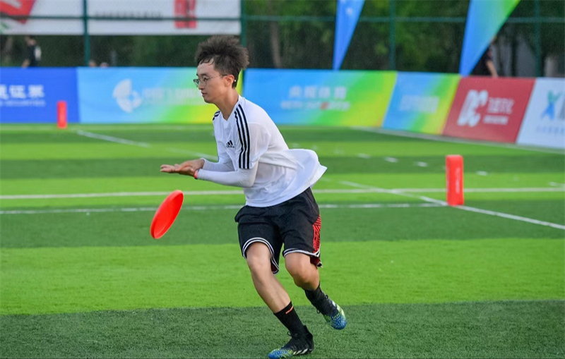 小众运动破圈，飞盘为什么能让年轻人上头？