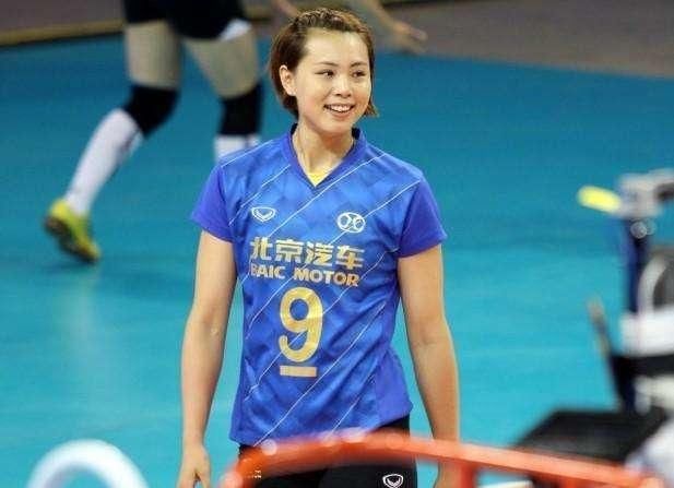 中国女排现任队长就是正在土耳其打球的朱婷-