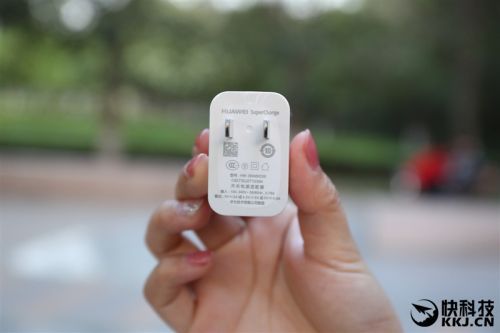 华为P20真机评测:华为P20值不值得买 看完就