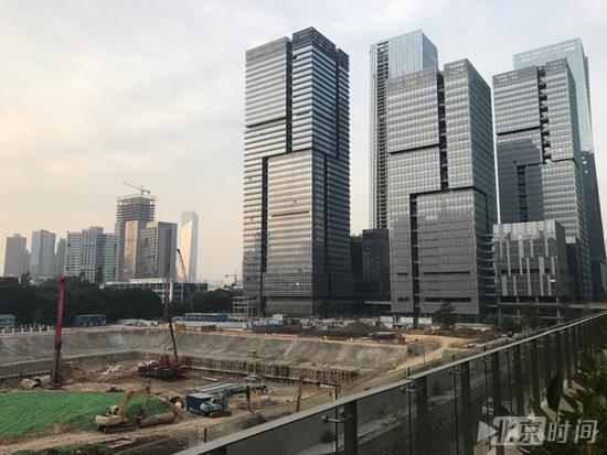 深圳南山程序员年薪25万 和老乡合租握手楼