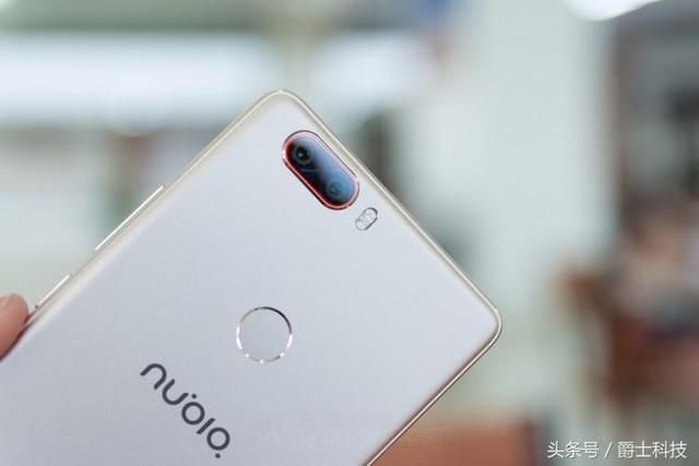 正反双屏幕?努比亚Z18S遭曝光