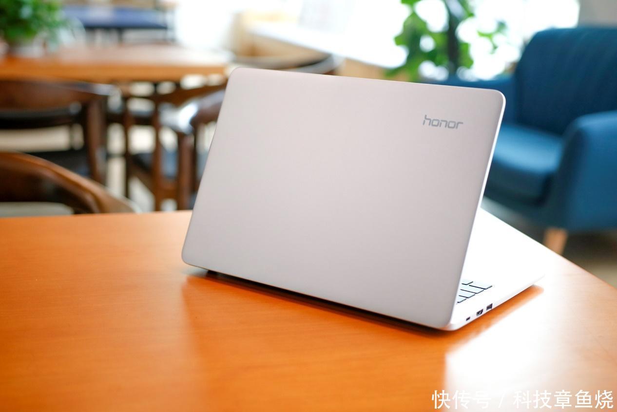 AMD凭何强势逆袭笔记本市场?荣耀MagicBoo