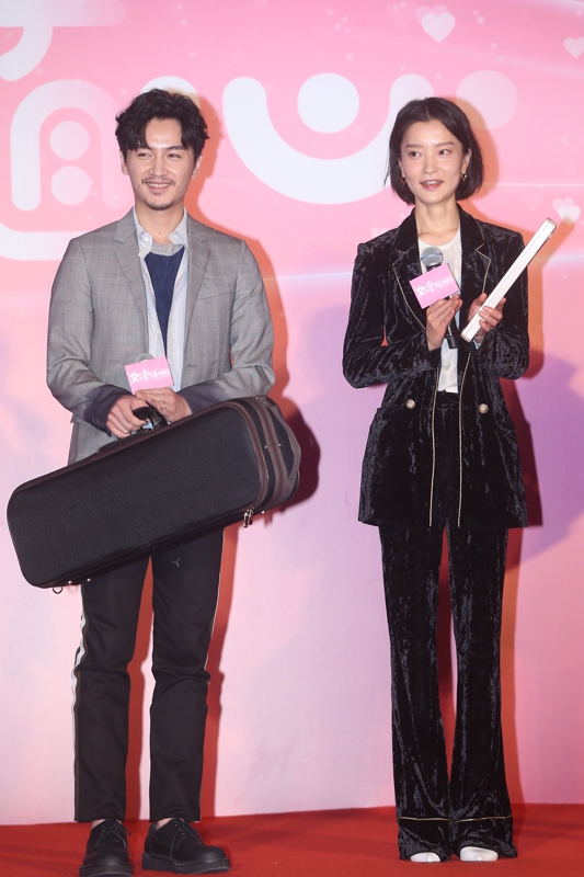 超模杜鹃参演霍建起时尚电影 联手陈晓