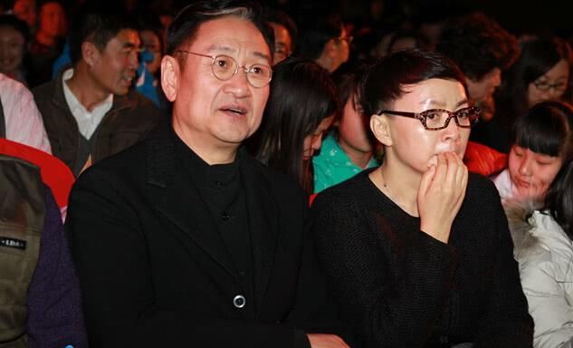 57岁无戏可演,曾比赵本山红,被大7岁老公独宠21年,如今成这样