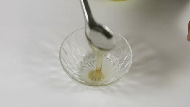 夏天出门容易晒黑?教你自己制作美白液,比买的