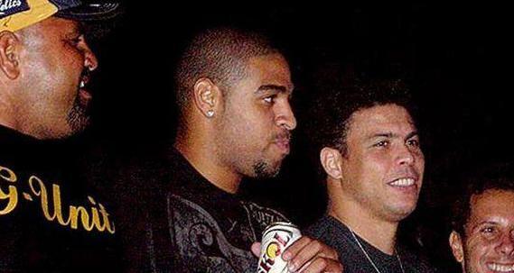 足球巨星因父去世沉迷酒色,身体发胖无法踢球