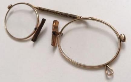 穿汉服戴眼镜,被说不伦不类,看祖先们如何实力