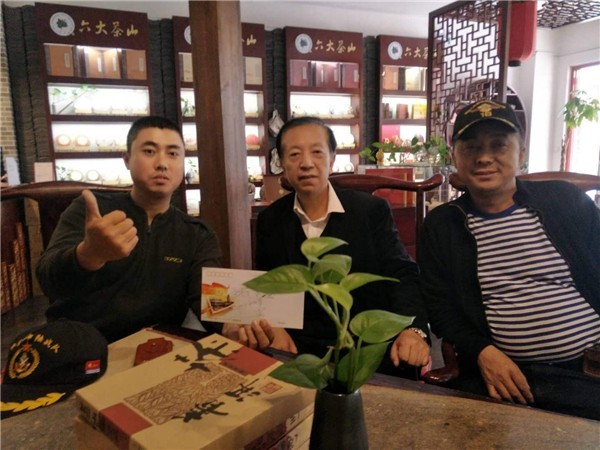 中国人民公安大学教授王大伟今日莅临军品大王李长东店铺