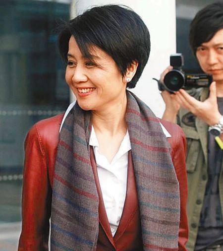 实力女强人,霸道总裁梁安琪,身价41亿和赌王生下五个孩子