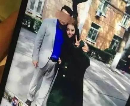 父女合影,赵丽颖爸爸最帅,古力娜扎爸爸最凶,关