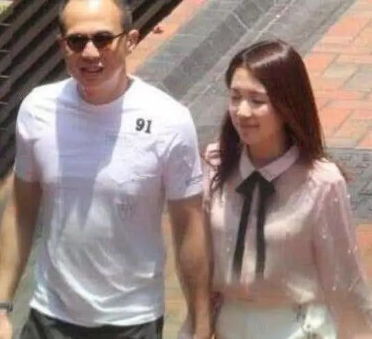 为何梁洛施生三子却不能入豪门? 李家大儿媳才