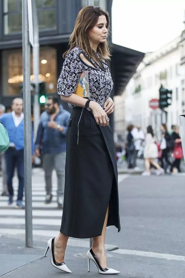 26岁邓紫棋和34岁唐嫣,同穿开叉裙,一个显瘦一