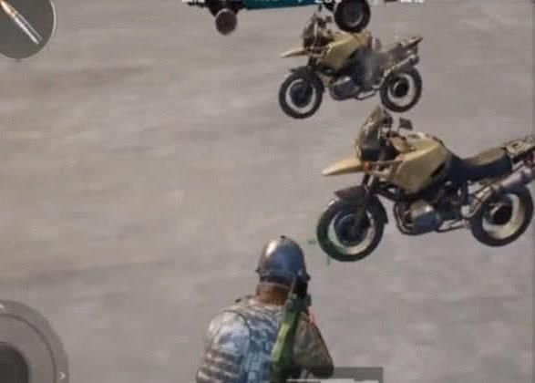 吃鸡大神骑摩托车上天了,把飞机都吓一跳,这个