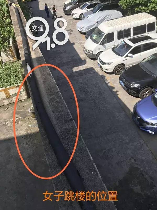 突发!杭州两女子在KTV里喝了一万多元的酒,最后为了 突发!杭州两女子在KTV里喝了一万多元的酒,最后为了