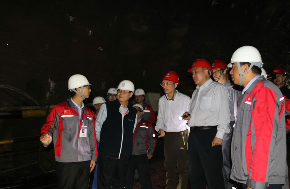 老中公司董事长鞠国江调研中老铁路二标