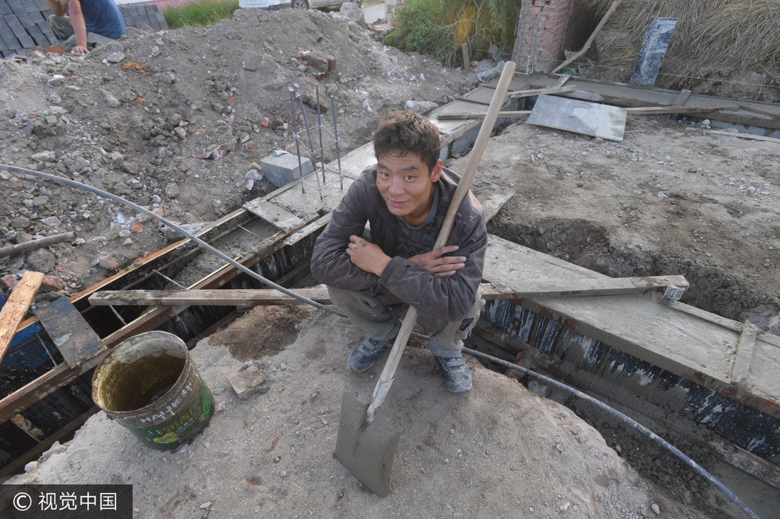 90后打工仔成包工头年赚30万:曾被赶出工地