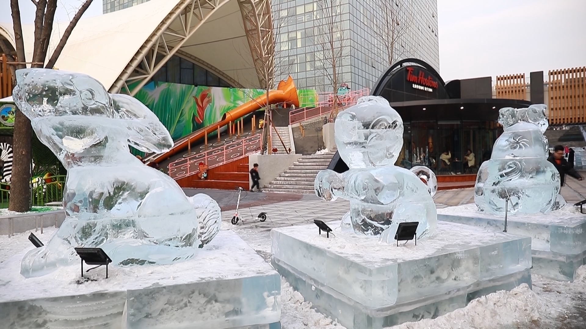 冰雪嘉年华:冰雪项目齐登场 冰雪嘉年华:冰雪项目齐登场