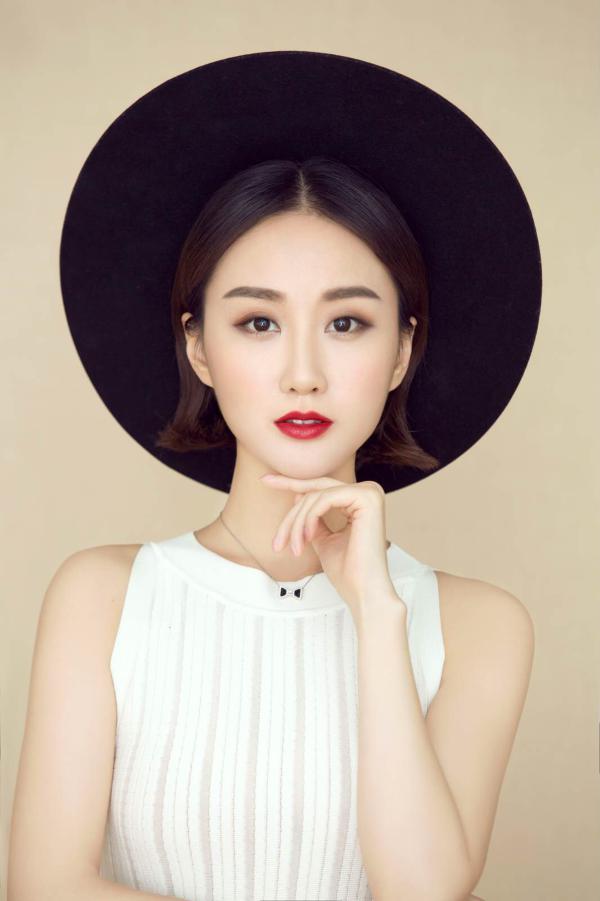 《约会恋爱》开播 朱梦瑶率真演绎最佳神助攻