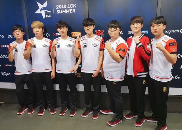 LOL:ESPN全球战队排行榜RNG登顶 SKT依旧