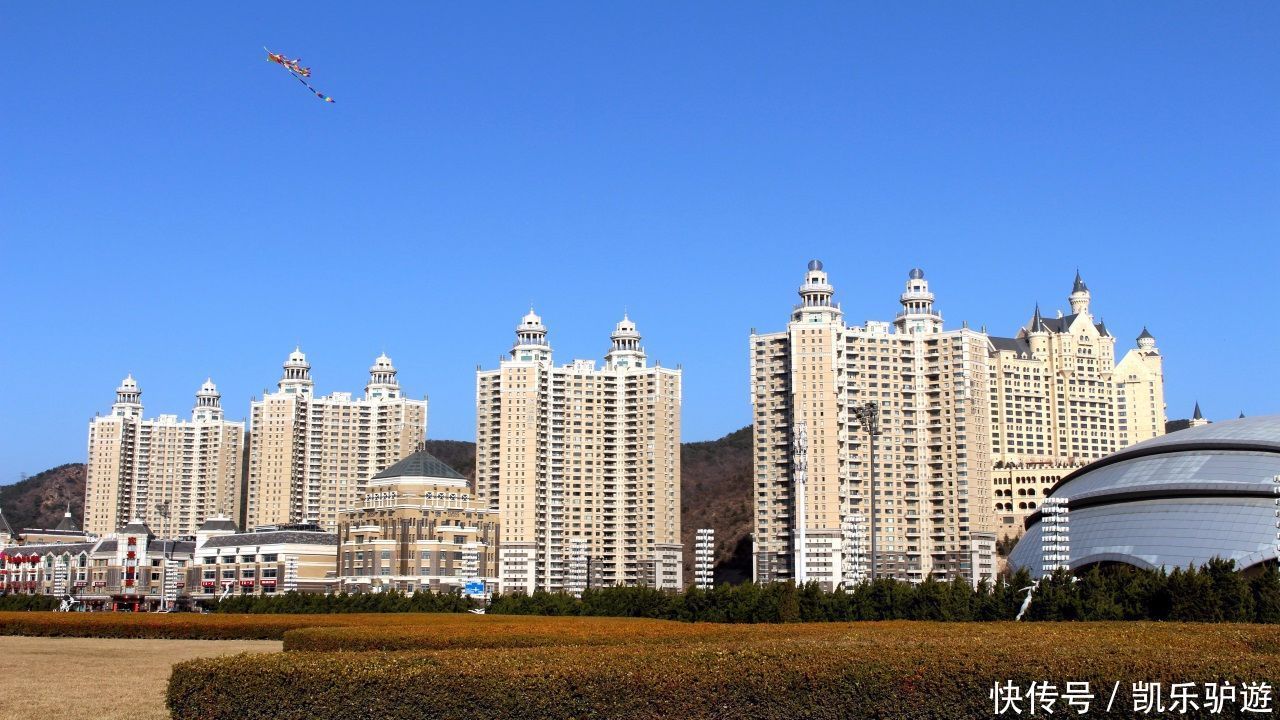 大连这座广场,面积是天安门广场的4倍,是全亚