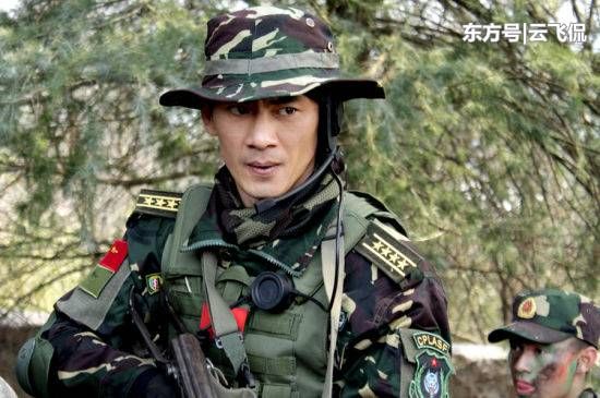 队,之后担任狼牙大队队长;后与范智博主演西北传奇史诗剧《射天狼》