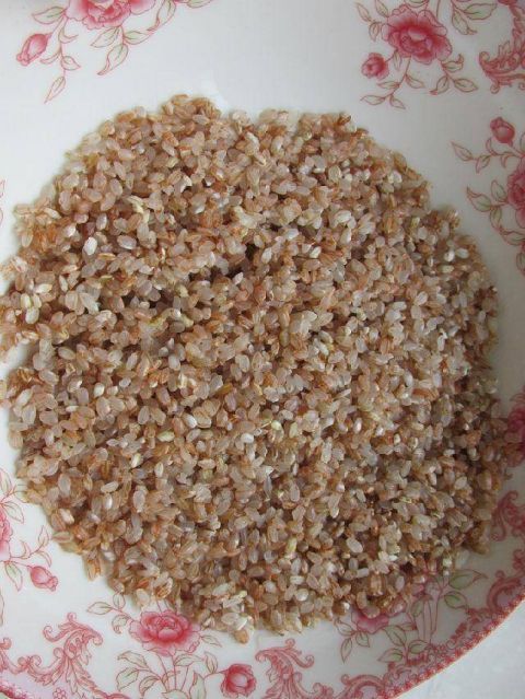 红粳米做出的米饭有多好吃 香喷喷还带着微微的甜_图1-5