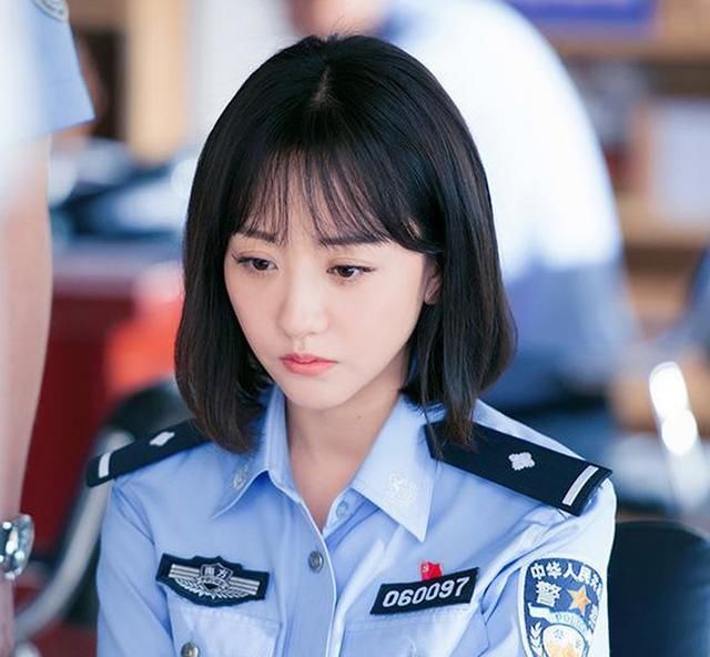 杨蓉军装好可爱,杨幂军装身材看着超级羡慕,可