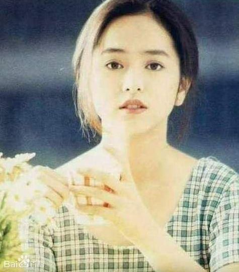 她曾是林志颖初恋女友但如今已白发苍苍,网友