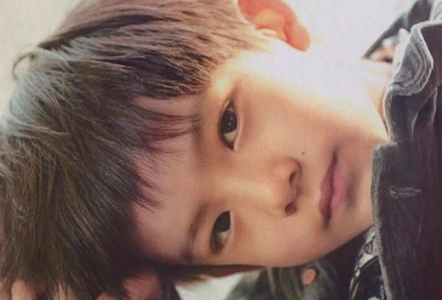 顶顶自出生以来就深得网友们喜欢,长相继承了潘粤明和董洁优良的基因