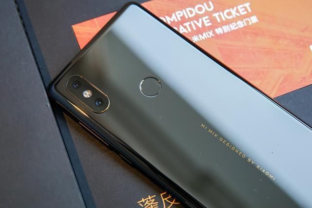 小米MIX2S顶配版如今3599元:同规格旗舰它最