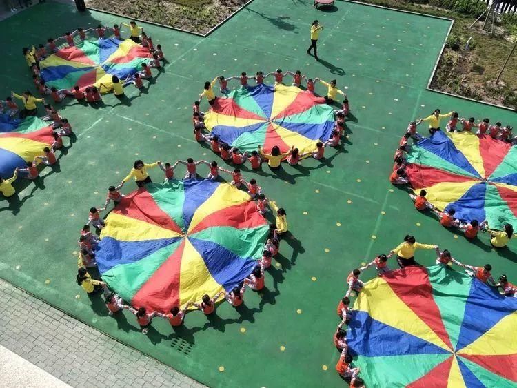 黄骅市第三幼儿园举行第一届春季运动会