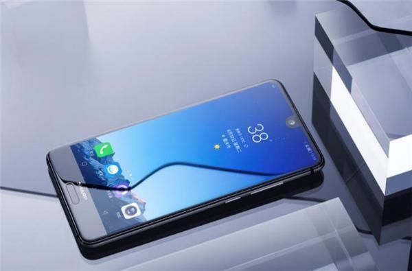 夏普Z3手机从3199跌至1099元,国际跳水大师将